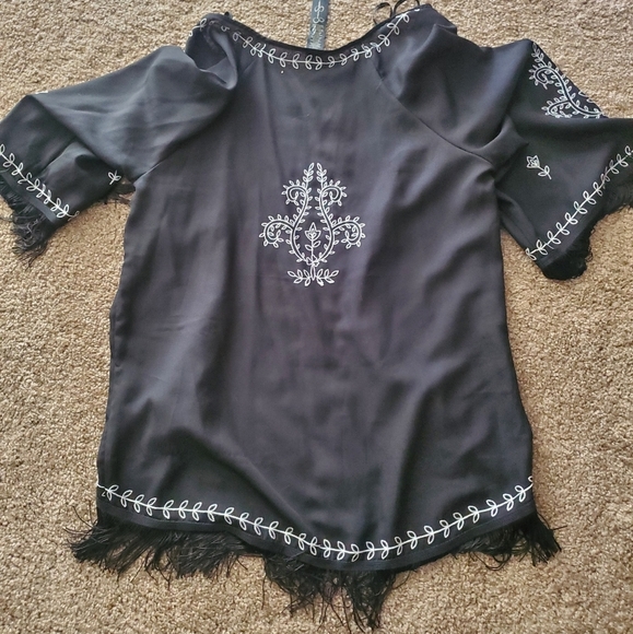 Jessica Simpson Fringed Embroid Caftan Medium - Picture 3 of 3